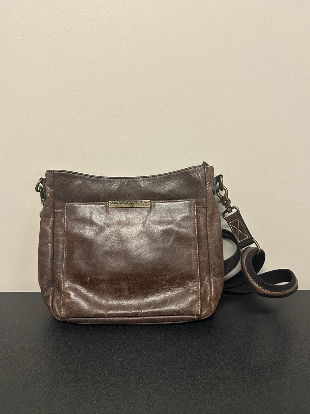 Gun Tote'n Mamas Distressed Brown Buffalo Leather Gun Crossbody Shoulder Bag